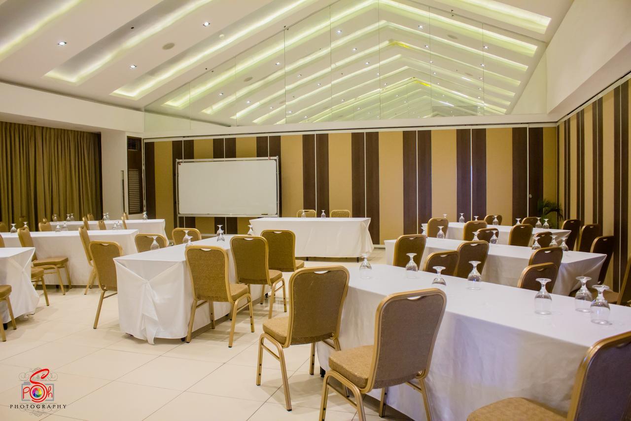 Hotel Marciano Calamba  Ngoại thất bức ảnh
