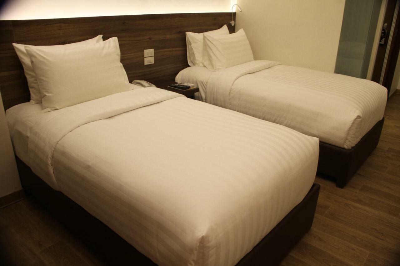 Hotel Marciano Calamba  Ngoại thất bức ảnh